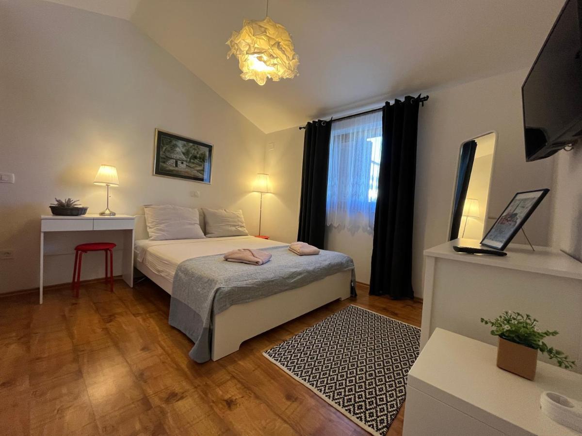 Apartment Cozy&Quiet 로비니 외부 사진